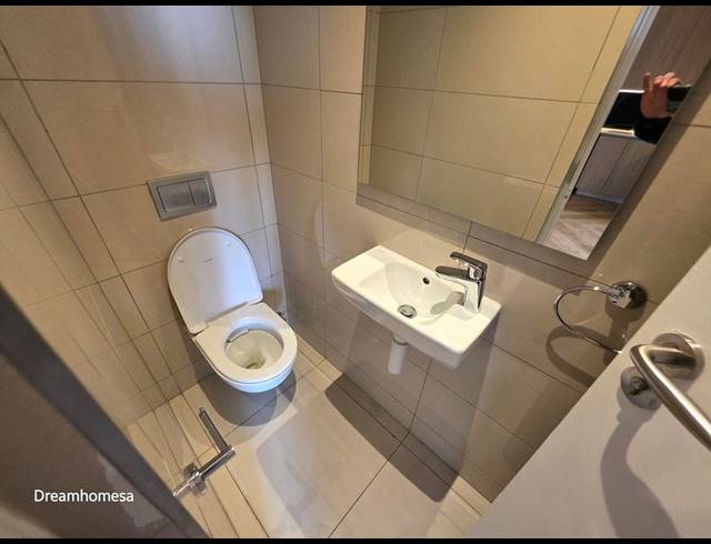 2 BEDROOM PROPERTY TO RENT IN BENMORE GARDENS